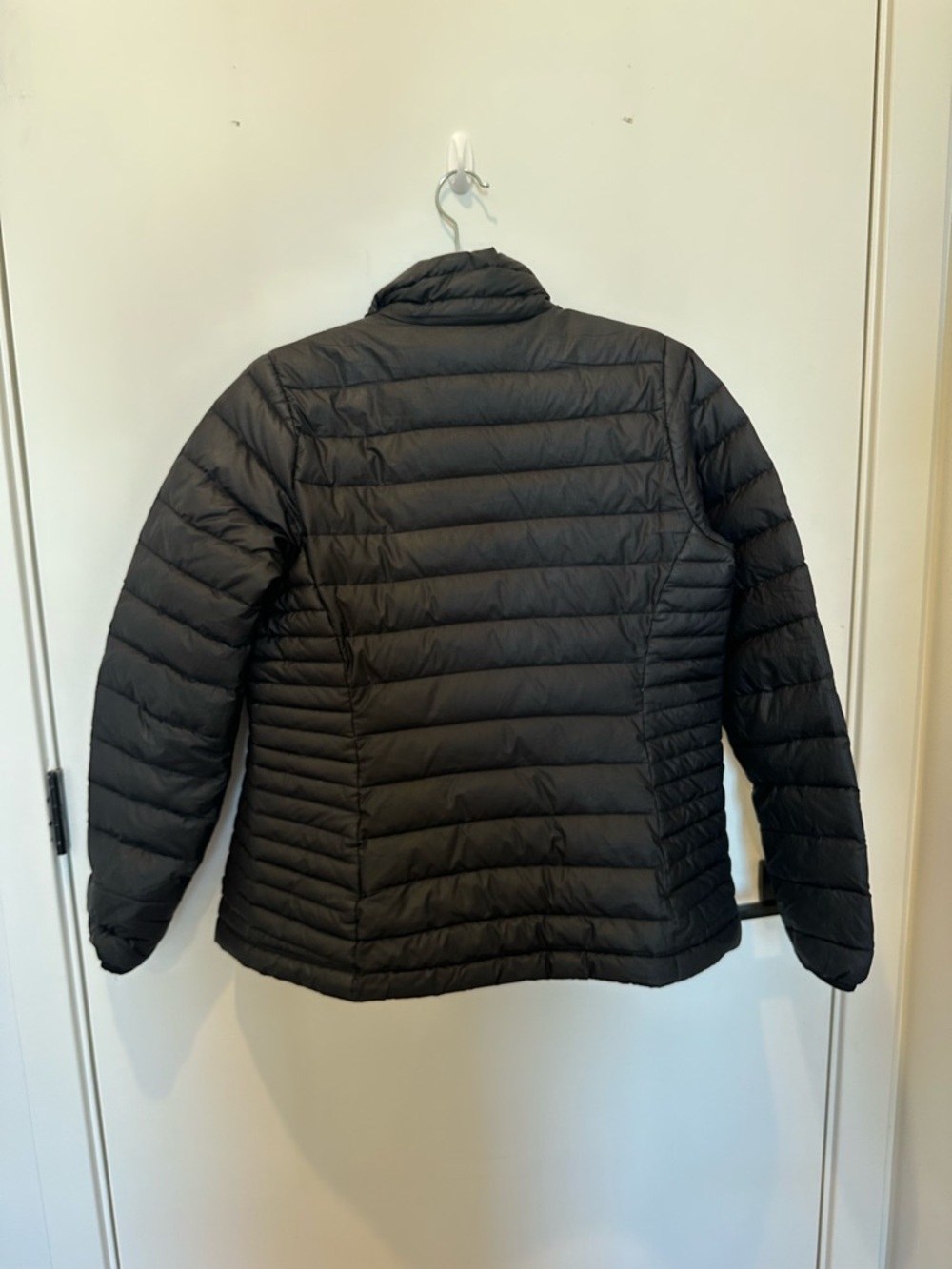 Patagonia Women's Black Light Quilted Down Puffer Jacket - Picture 4 of 4